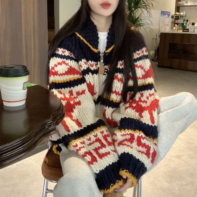 Christmas Vintage Elk Knitted  - огляд і ціна Winter Clothing Colors