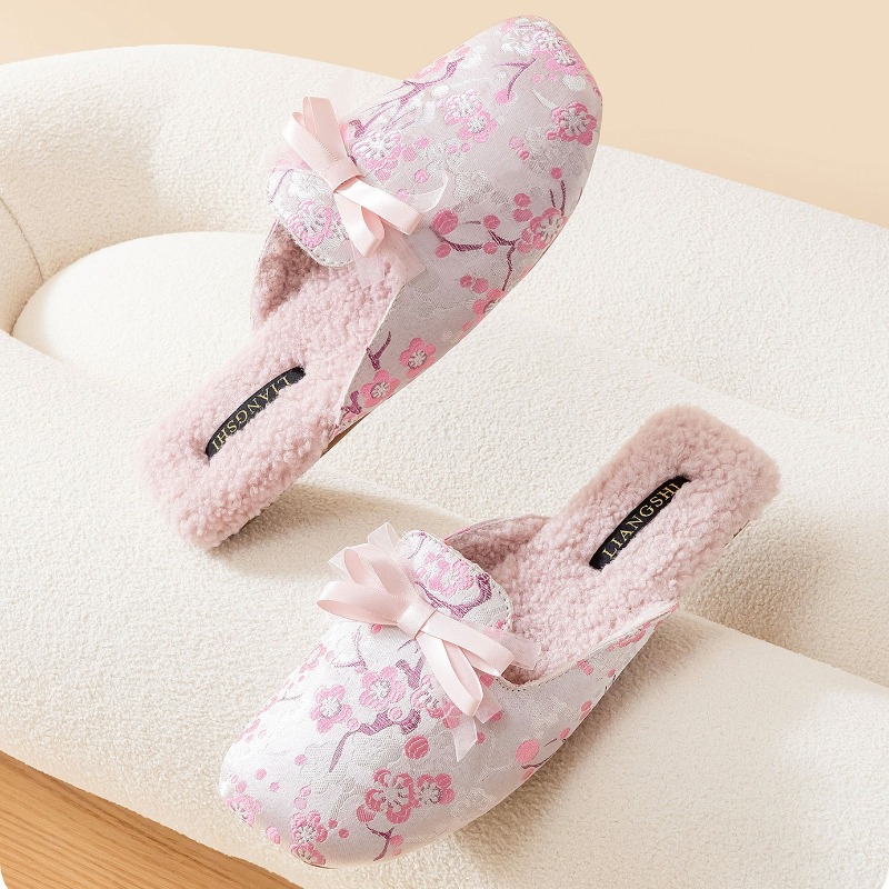 Elegant Satin Embroidered Flow - огляд і ціна Winter Cloth