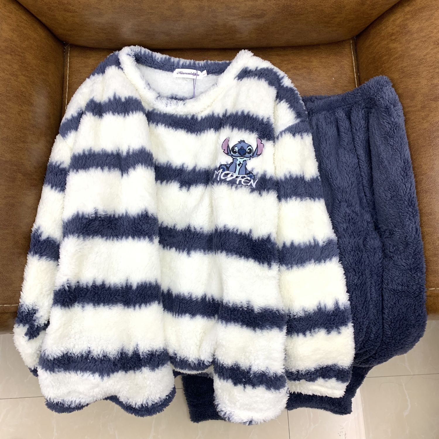 Cute Striped Girls Pajamas Set - огляд і ціна Winter Clothing Girls
